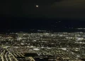 La impactante postal nocturna de Mendoza que captó un piloto desde la cabina de un avión