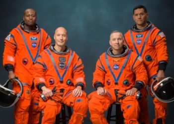 Tres estadounidenses y un italiano: presentan a la tripulación de la misión Artemis III que se lanzará en 2027