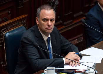 La medida que prepara la fiscalía para avanzar con la investigación en el caso Adorni