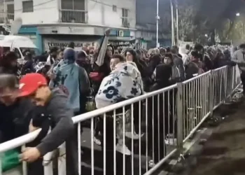 Último adiós al Indio Solari: adelantaron la apertura de los accesos y comenzó la masiva despedida del ídolo popular