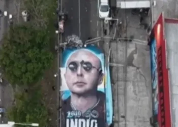 Cómo es la gigantografía de Indio Solari que le hicieron sus seguidores en Avellaneda