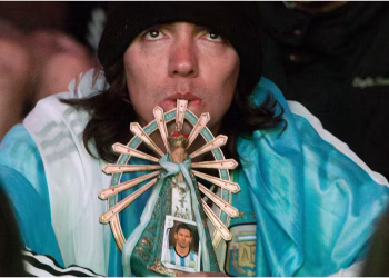 Mundial y cábalas: por qué hasta los hinchas más racionales repiten rituales cuando juega la Selección