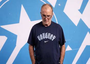 Bielsa se volvió viral por sus gestos en las fotos del Mundial