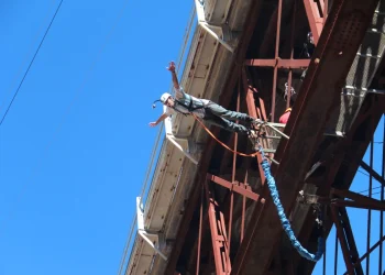 Jumping sobre puentes en Mendoza: cuáles son las medidas de seguridad y cómo es la regulación