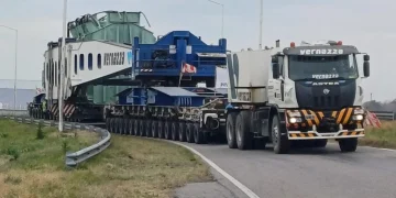El «gigante eléctrico» vuelve a San Rafael: comenzó el regreso del transformador de 240 toneladas reparado en Buenos Aires