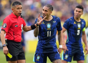Raphinha reveló que recibe más apoyo fuera de Brasil