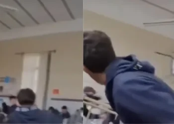 Brutal agresión en el aula: un alumno atacó a su profesor y le fracturó la mandíbula (video)
