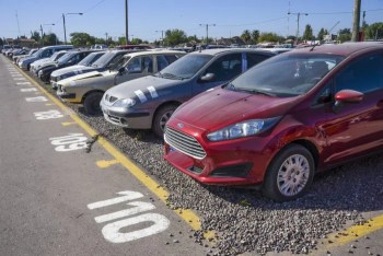 Mendoza subastó 7 autos que ya no usaba por $15 millones