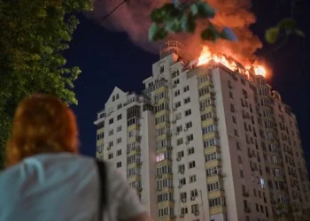 Ataque masivo ruso mata a 20 personas en Kiev