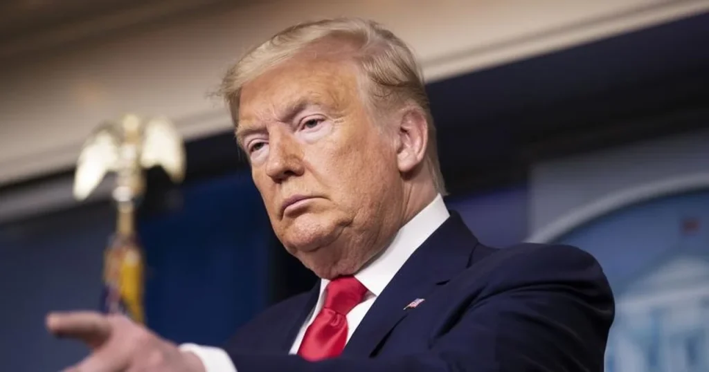 Trump: "Si las conversaciones con Irán no funcionan EE. UU. retomará una acción militar enérgica"