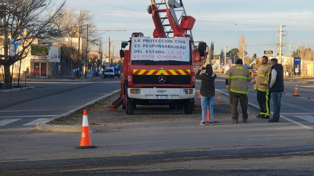 Bomberos voluntarios denuncian la retención de fondos y advierten que peligra la operatividad de los cuarteles