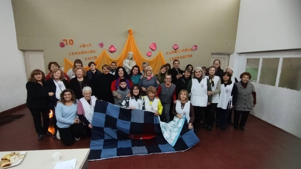 Cáritas lanza "La tarde de los nonos", un espacio de encuentro para adultos mayores