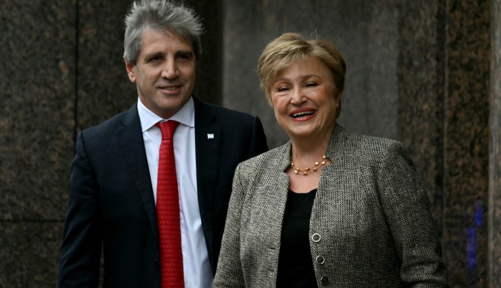 La directora del FMI dijo que Argentina está en una "posición más sana" desde que asumió Milei