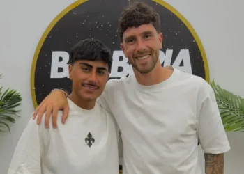 El barbero mendocino que viajó al Mundial y les corta el pelo a jugadores famosos