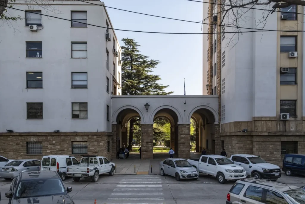 La decisión del gobierno por el reclamo de una contratada sobre la antigüedad