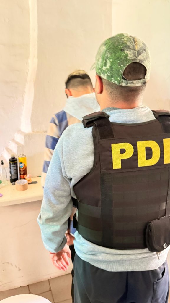 Detienen a un hombre acusado de robar en importante concesionaria