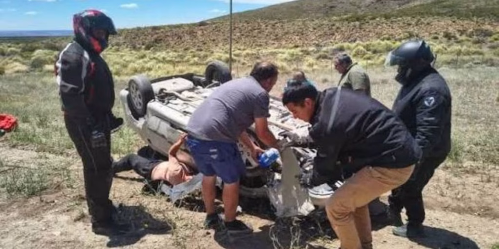 Tragedia en Neuquén: una camioneta se despistó, volcó y provocó la muerte de una nena