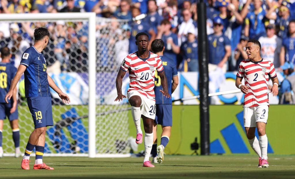 Estados Unidos se impuso 2-0 ante Bosnia y será rival de Bélgica en octavos