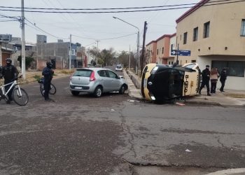 Choque, vuelco y lesionados en San Rafael