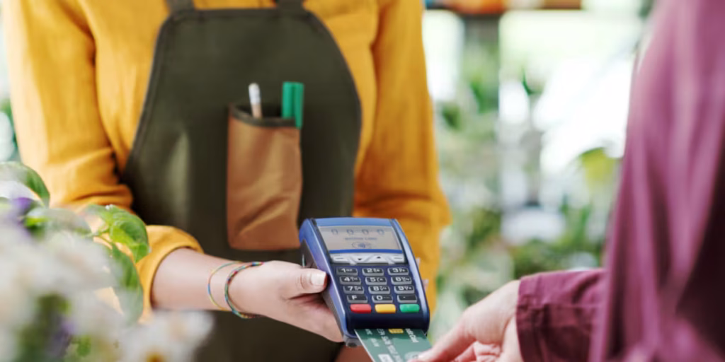 Empleados de comercio acordaron una suba del 5,7% de los sueldos: cómo quedan los salarios