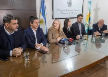 Seguridad adelantó que enviará un paquete de leyes: apuntan a aguantaderos, barras y cámaras en alta montaña