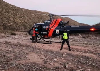 Rescataron en helicóptero a una mujer que se accidentó mientras ascendía el Cerro El Gateado
