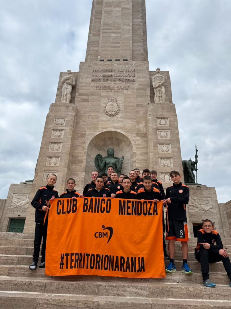 Banco Mendoza brilló en el Naciona C13 de futsal