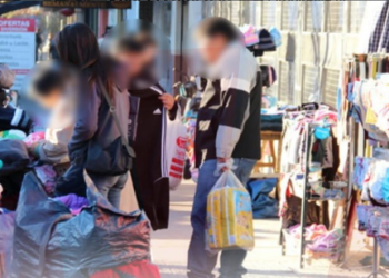 Tras la polémica por los puestos del centro, buscan regular la venta fija en la vía pública