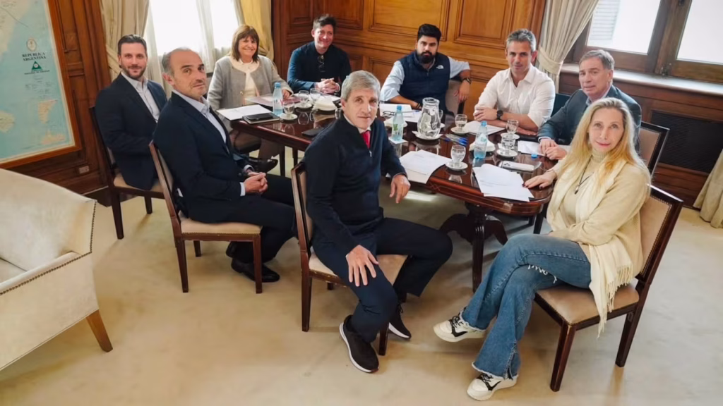 Tras el Mundial, el gobierno reúne a la mesa política para definir la estrategia legislativa