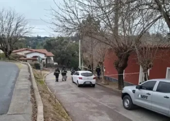 Macabro hallazgo en Córdoba: Dos escenas separadas por 150 metros y una sospecha escalofriante