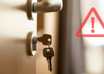 ¿Dejás la llave puesta del lado de adentro por seguridad? El grave error que facilita el trabajo de los ladrones