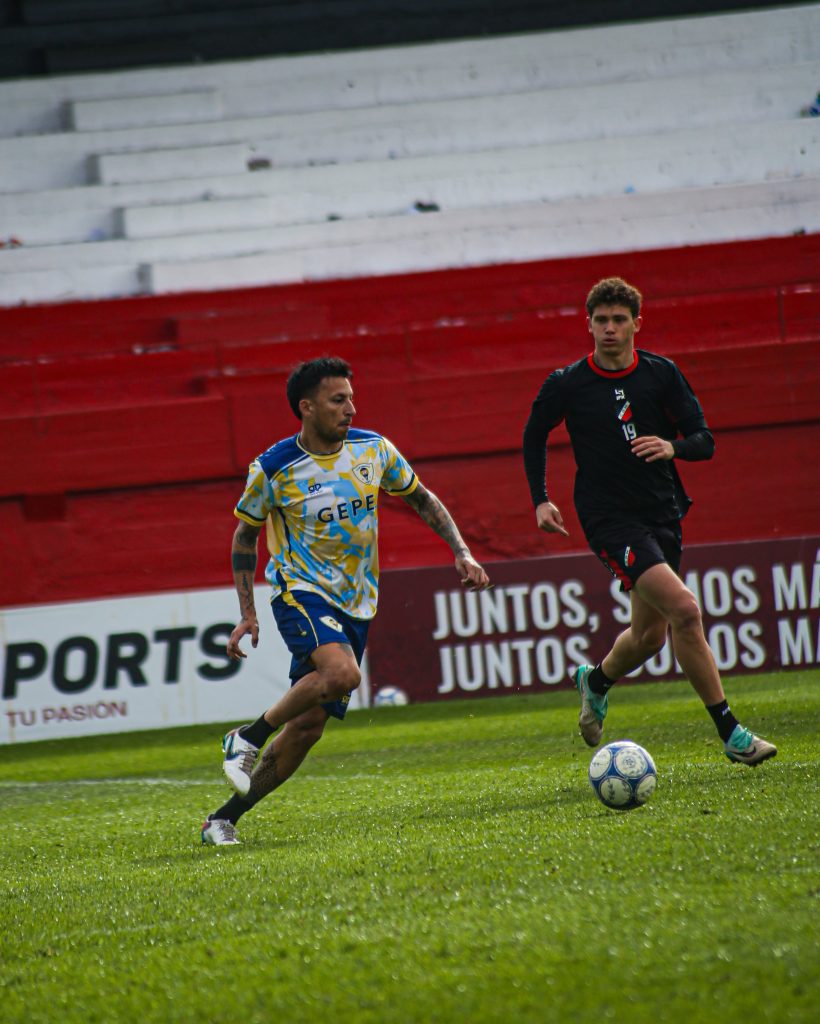 Huracán jugó un amistoso ante Maipú antes de su debut en el Regional