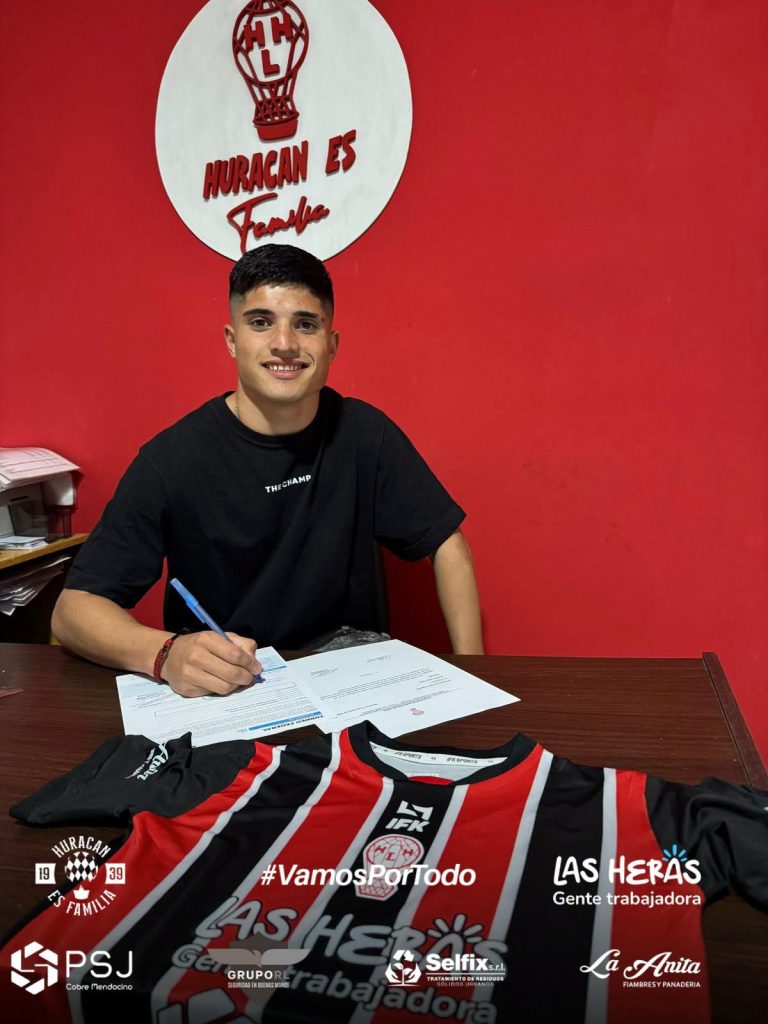 Máximo Rodríguez firmó su primer contrato profesional en Huracán Las Heras