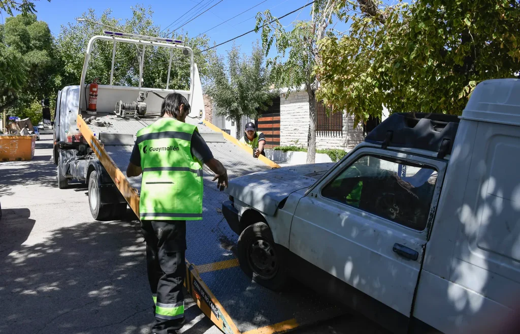 Más de 300 autos abandonados fueron retirados en el Gran Mendoza y buscan modificar la ley