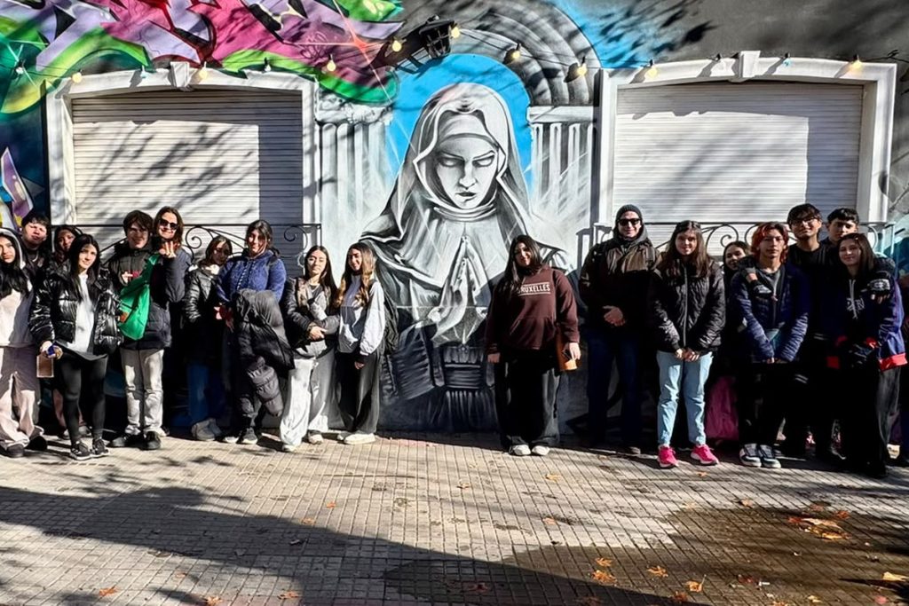 Los murales de San Rafael se convirtieron en un aula a cielo abierto