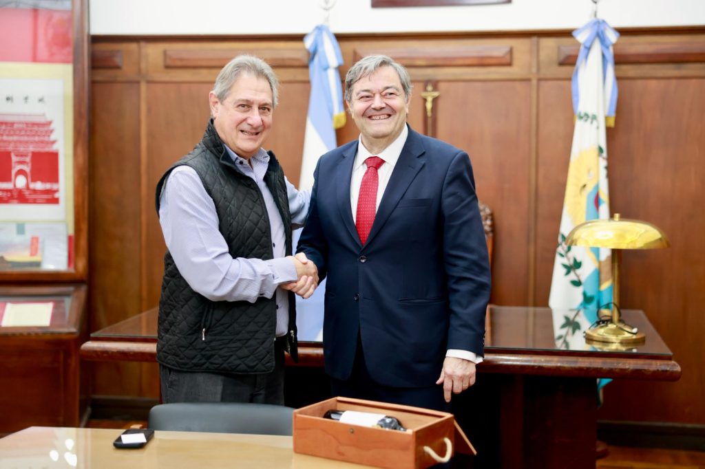 El intendente Omar Félix recibió al nuevo cónsul general de  España en Mendoza
