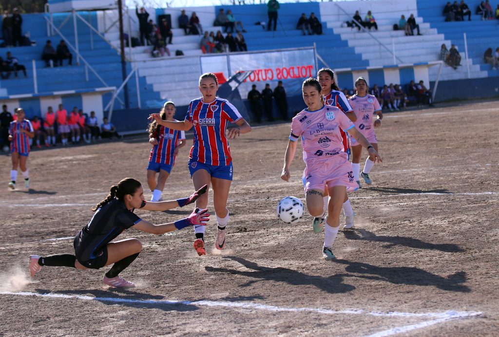 Torneo Regional: Deportivo Argentino y Pedal igualaron 4-4 en el partido de ida