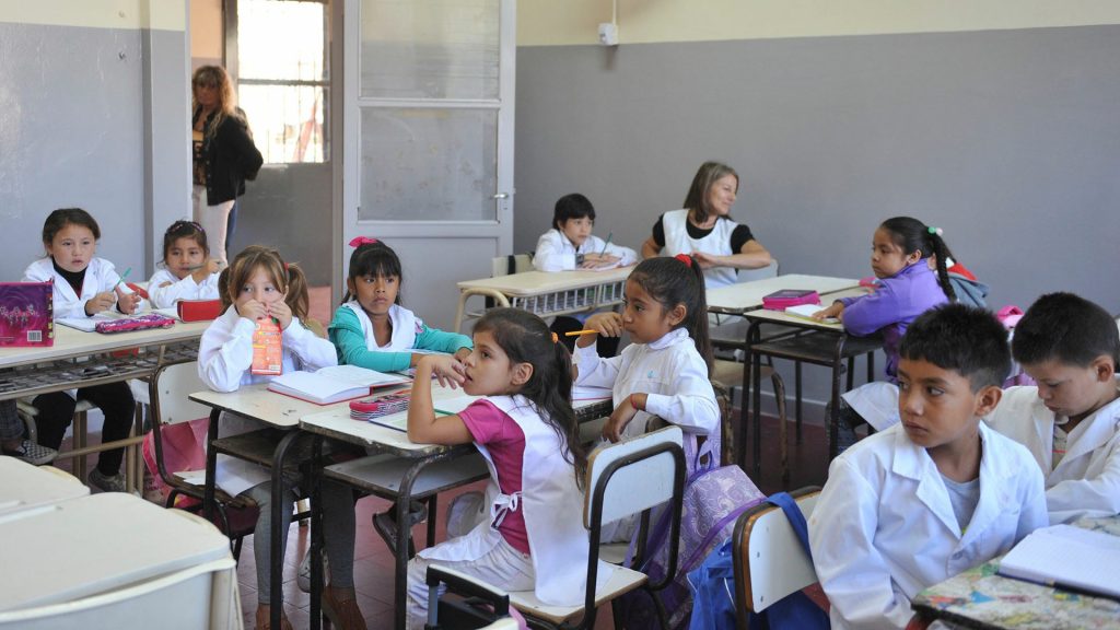 El 50% de los estudiantes llega a sexto grado en tiempo y forma, pero con marcadas brechas de aprendizaje