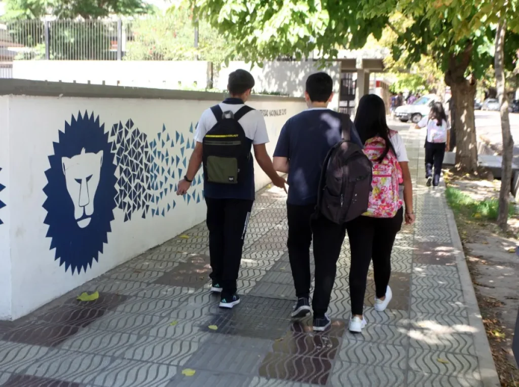 Escándalo en el Martín Zapata: para García Zalazar, el docente “no puede estar en el sistema educativo”