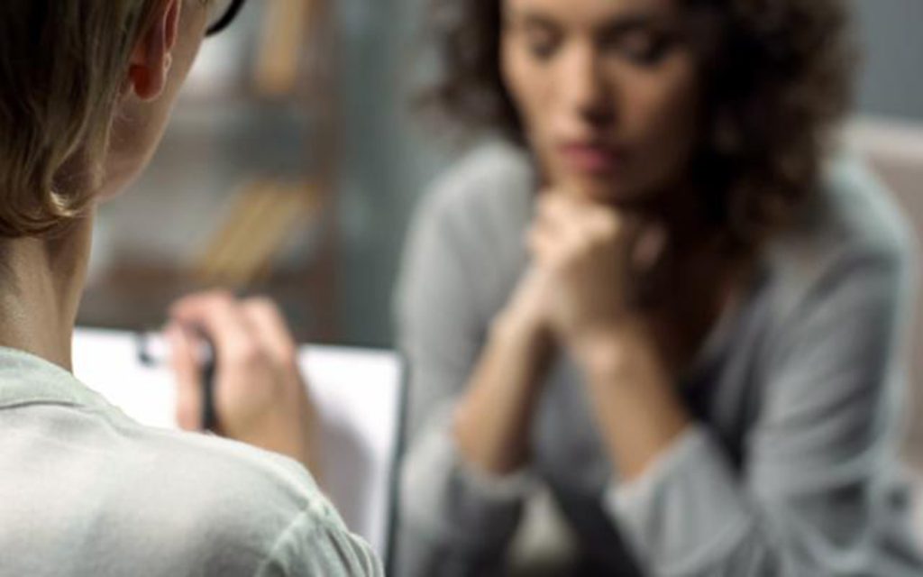 "Pedir ayuda no debería dar vergüenza": el fuerte llamado de profesionales ante una crisis silenciosa como es la salud mental