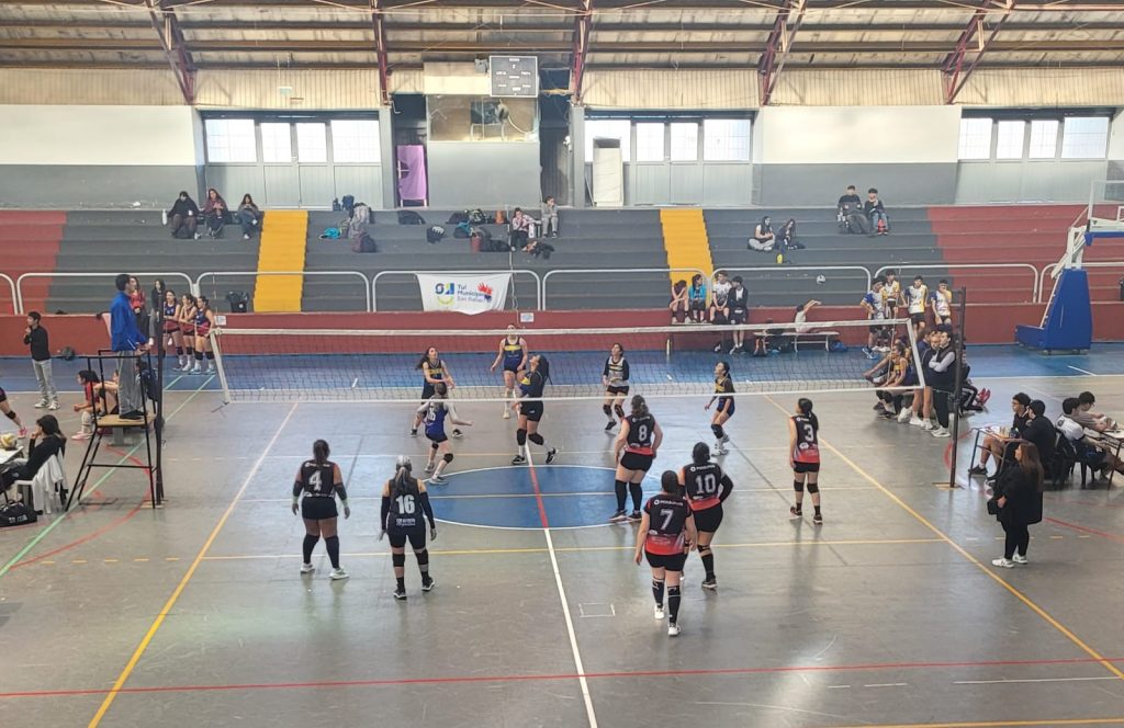 Continúa el Torneo Anual femenino de vóley