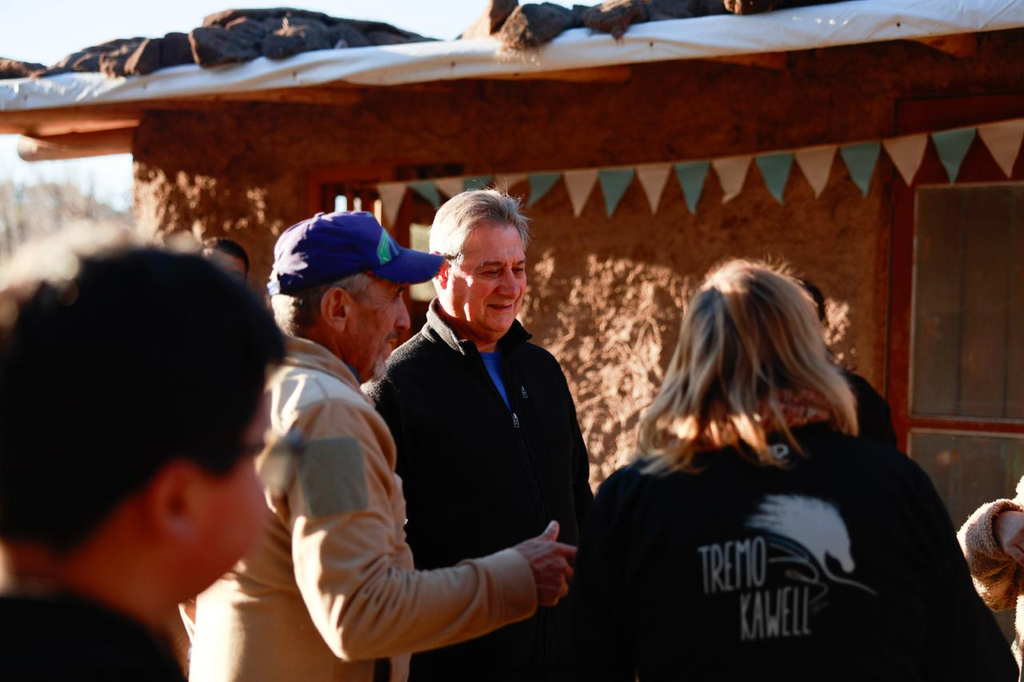 Omar Félix visitó la fundación Tremo Kawell y destacó su importante labor social