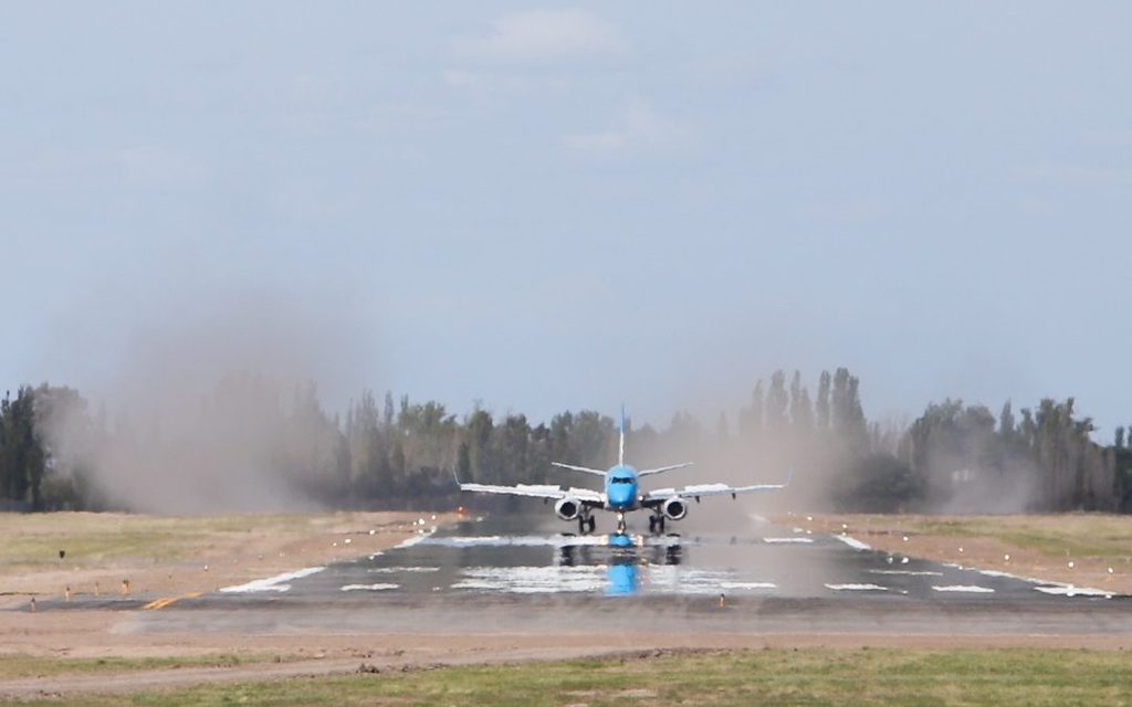 San Rafael: viajar en avión aumentó apenas 2% en un año y en micro 17%