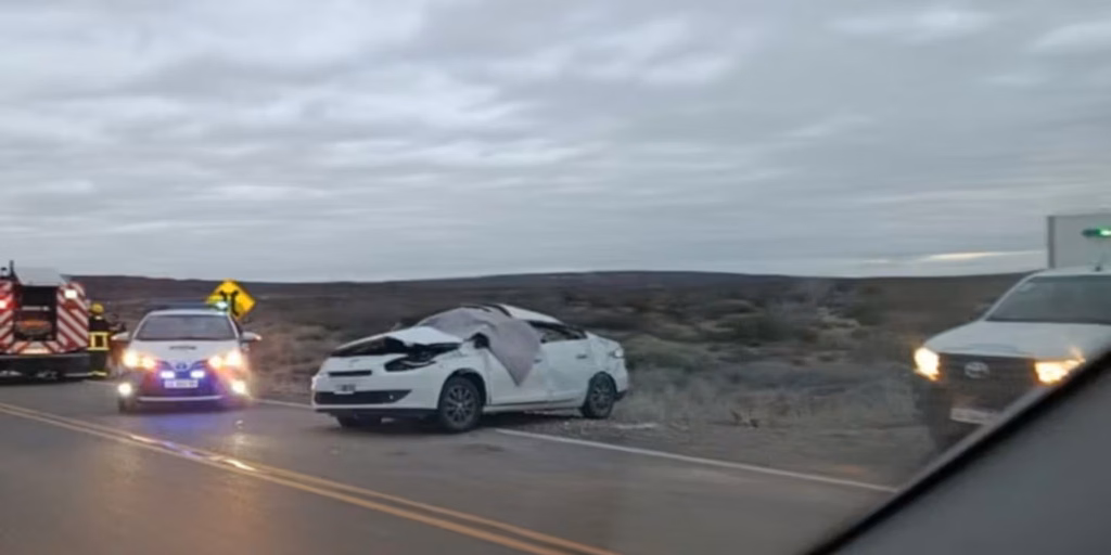 Una mujer de 30 años viajaba con su familia, volcó con su auto y murió en un trágico accidente en Neuquén