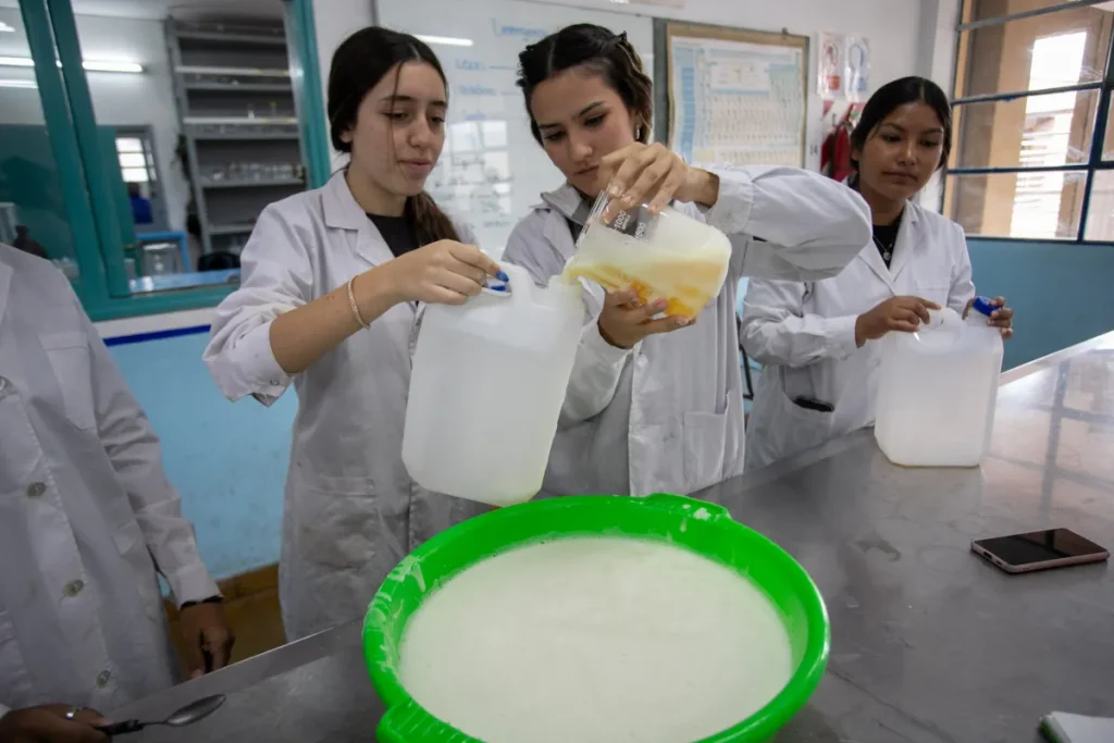 Avanza el proyecto para que los estudiantes tengan prácticas laborales en la secundaria