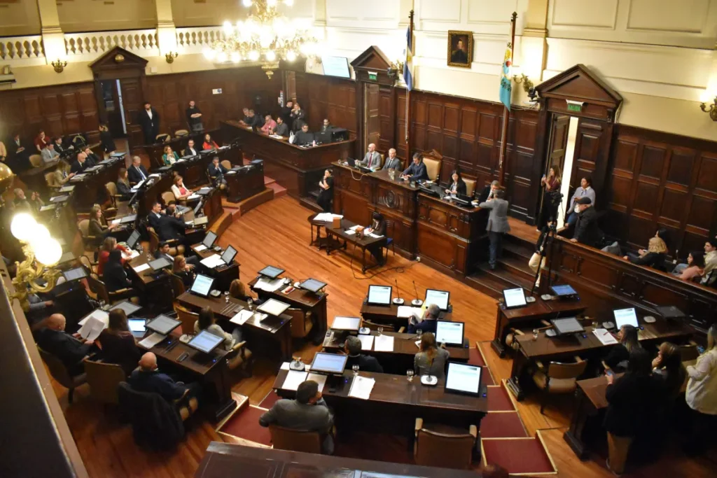 Cada legislador mendocino cuesta más de $471 millones al año: la sorprendente brecha con otras provincias