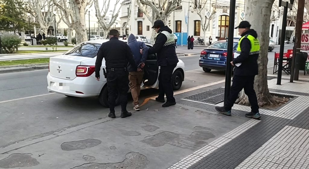 Trasladaron a Tucumán al hombre que tenía pedido de captura por abuso sexual y que fue detenido en Goudge por la Policía Federal local