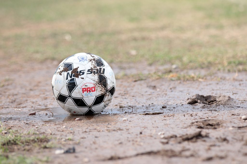 Fútbol local: se suspendieron partidos del sábado por el clima