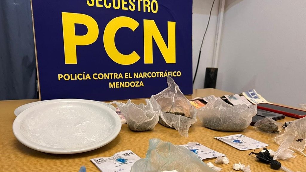 Cuatro allanamientos simultáneos en General Alvear terminaron con casi un kilo de cocaína y armas secuestradas