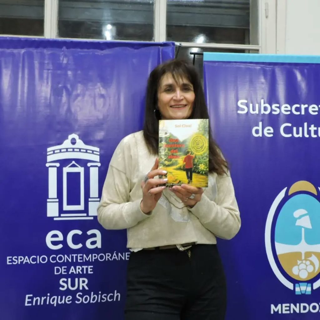 La escritora Sol Cival presenta su nueva obra en la Feria del Libro